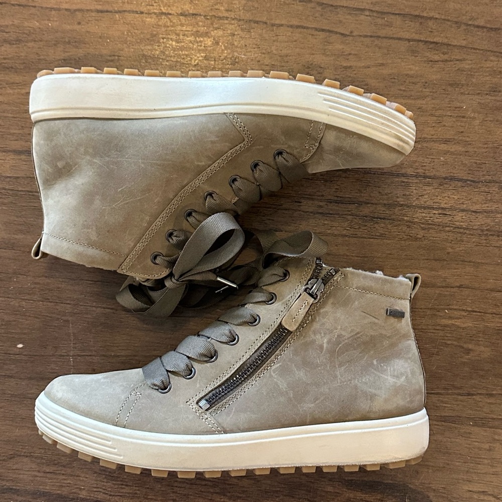Ecco Women's Lace Up Boots - Brown and White